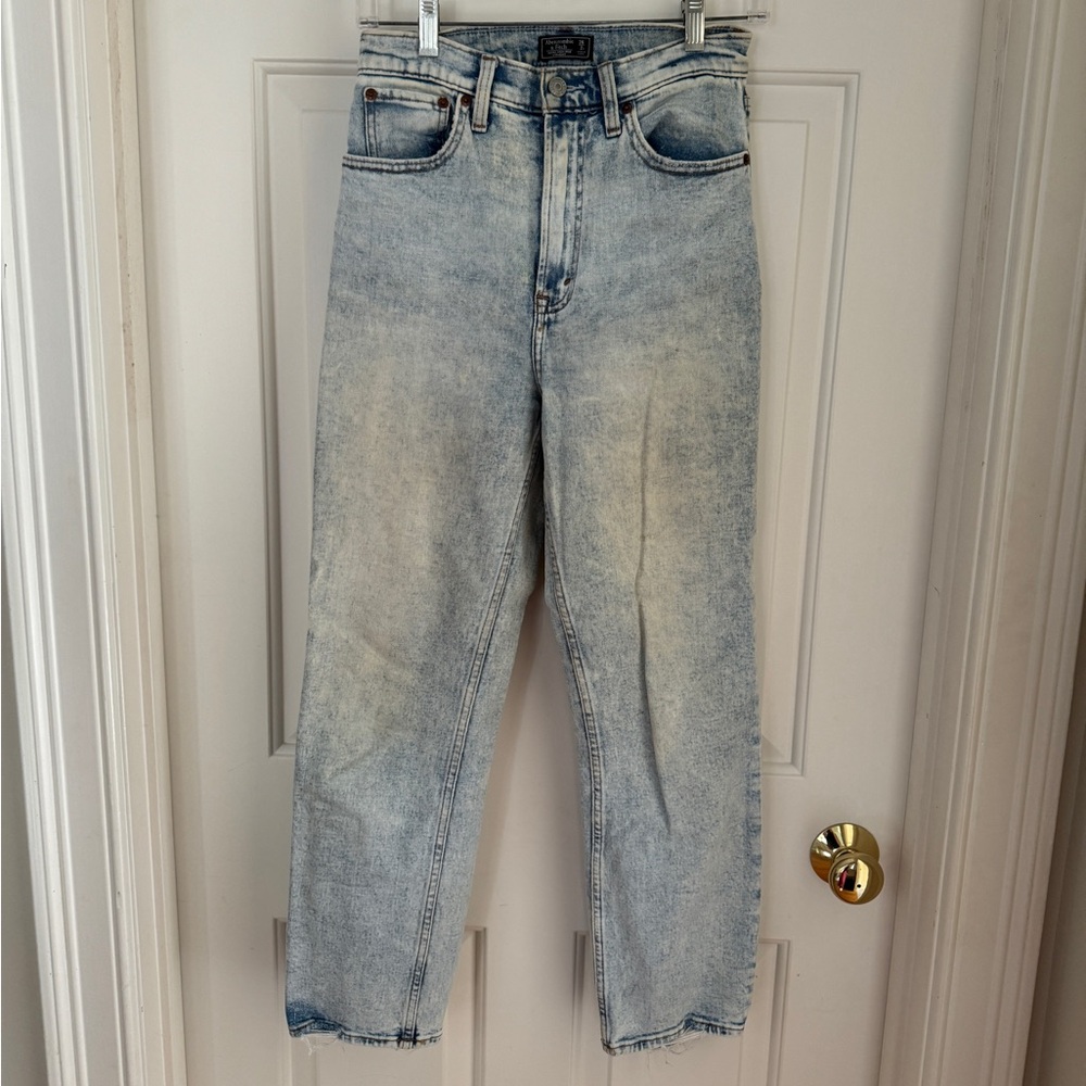 A&F Ultra High Rise Straight Jean